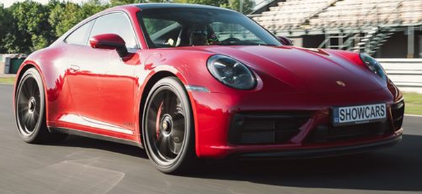 Porsche 911 Carrera GTS4